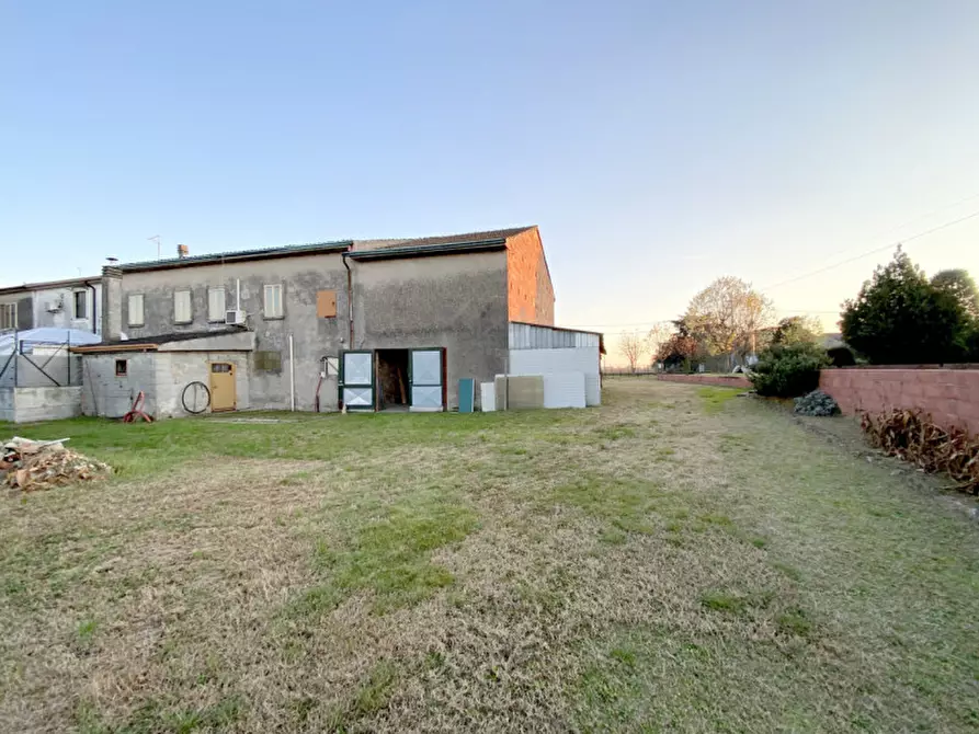 Immagine 3 di Rustico / casale in vendita  in VIA ARCOLE a Arcole