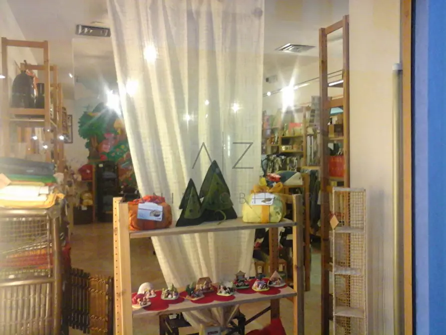 Immagine 1 di Negozio in affitto  a Castelfranco Veneto