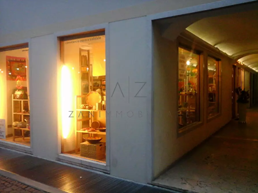 Immagine 4 di Negozio in affitto  a Castelfranco Veneto