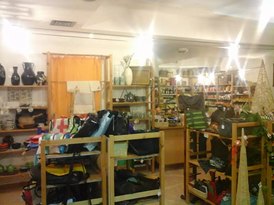 Immagine 5 di Negozio in affitto  a Castelfranco Veneto