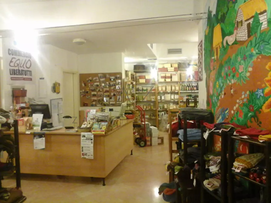 Immagine 6 di Negozio in affitto  a Castelfranco Veneto