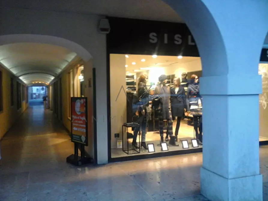 Immagine 8 di Negozio in affitto  a Castelfranco Veneto