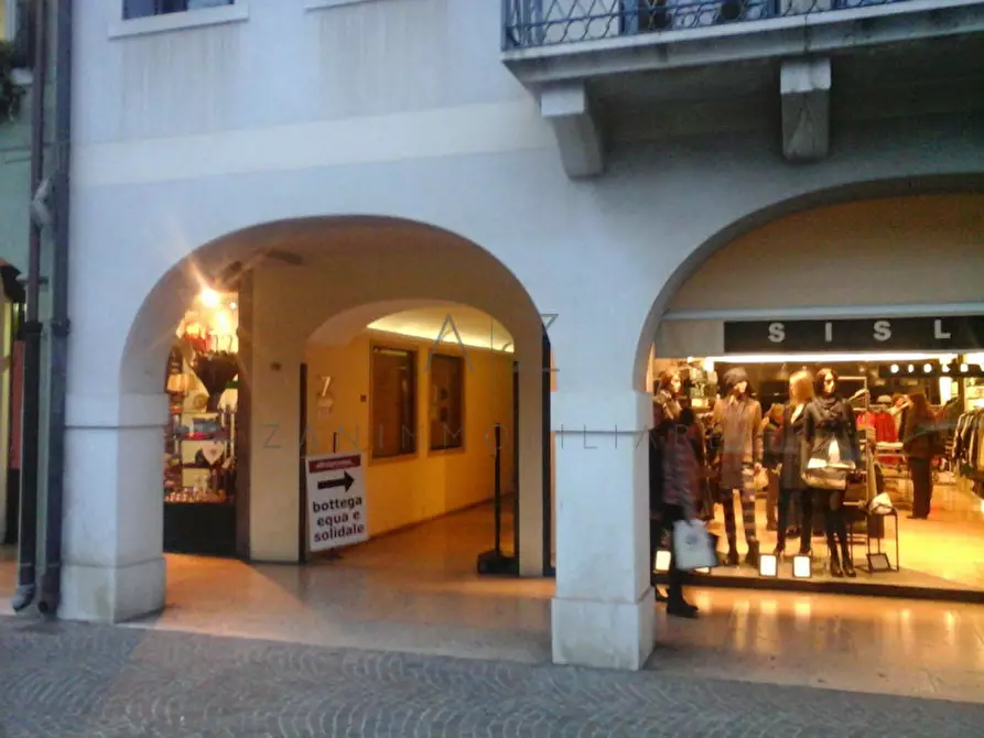 Immagine 9 di Negozio in affitto  a Castelfranco Veneto
