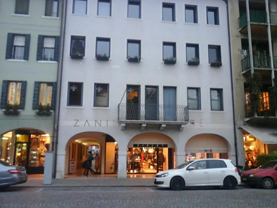 Immagine 10 di Negozio in affitto  a Castelfranco Veneto