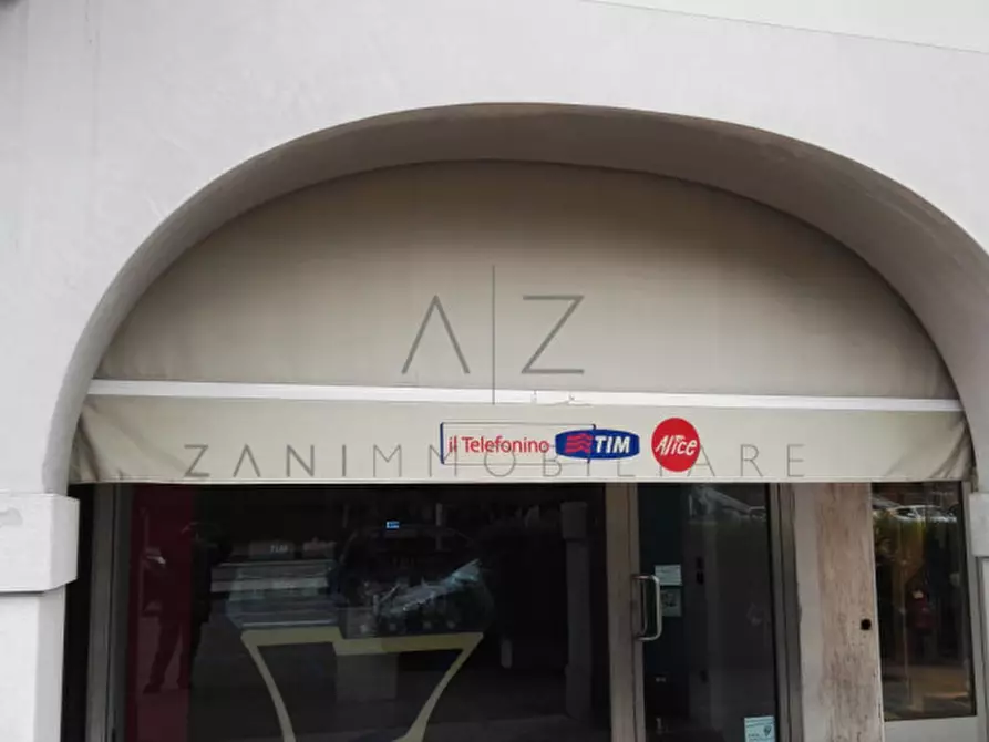 Immagine 16 di Negozio in affitto  a Castelfranco Veneto