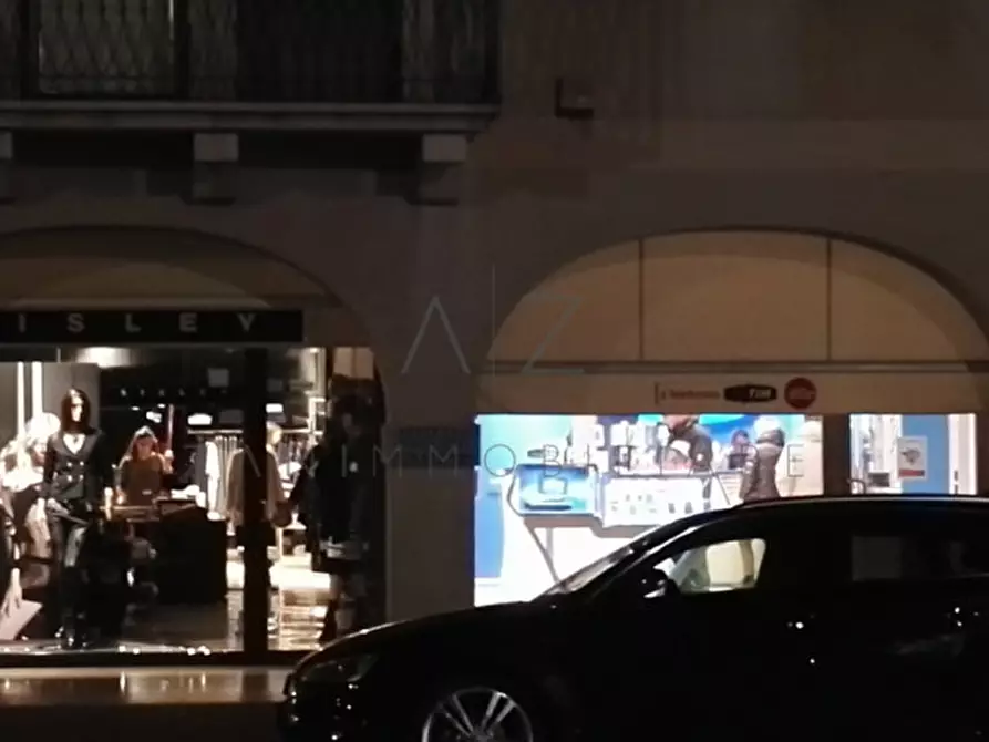 Immagine 19 di Negozio in affitto  a Castelfranco Veneto