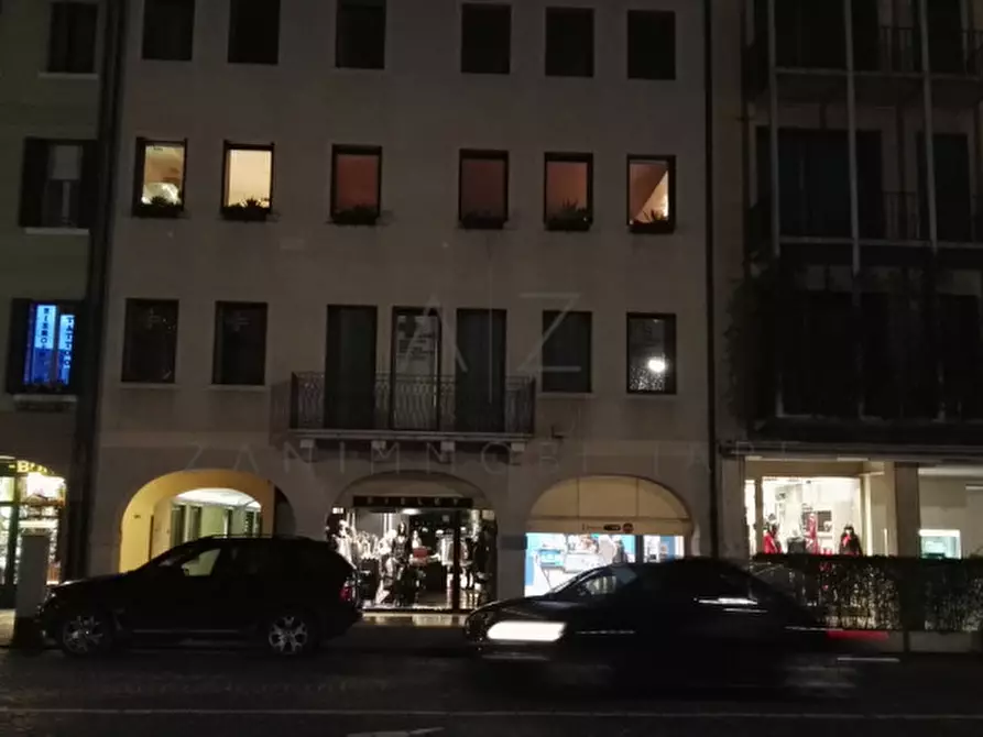 Immagine 20 di Negozio in affitto  a Castelfranco Veneto