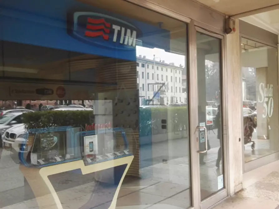 Immagine 27 di Negozio in affitto  a Castelfranco Veneto