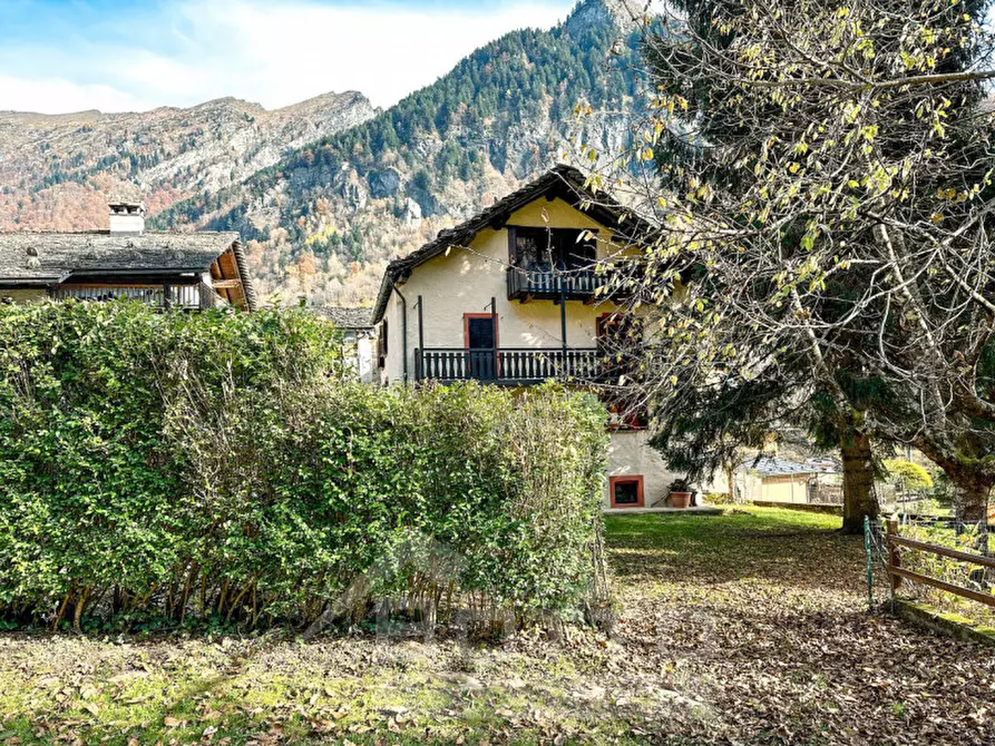 Immagine 2 di Casa indipendente in vendita  in frazione Carata via Artogna a Campertogno