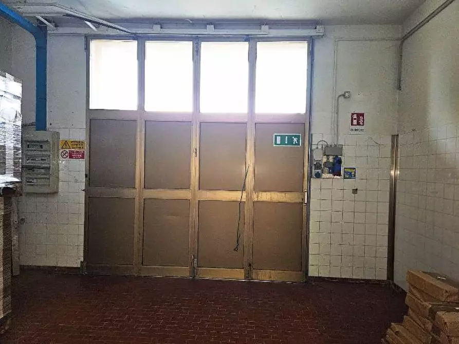 Immagine 5 di Laboratorio in vendita  in via guerci a Langhirano