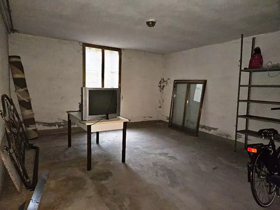 Immagine 16 di Laboratorio in vendita  in via guerci a Langhirano