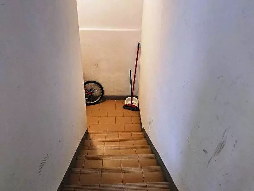 Immagine 17 di Laboratorio in vendita  in via guerci a Langhirano