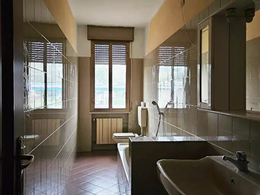 Immagine 25 di Laboratorio in vendita  in via guerci a Langhirano