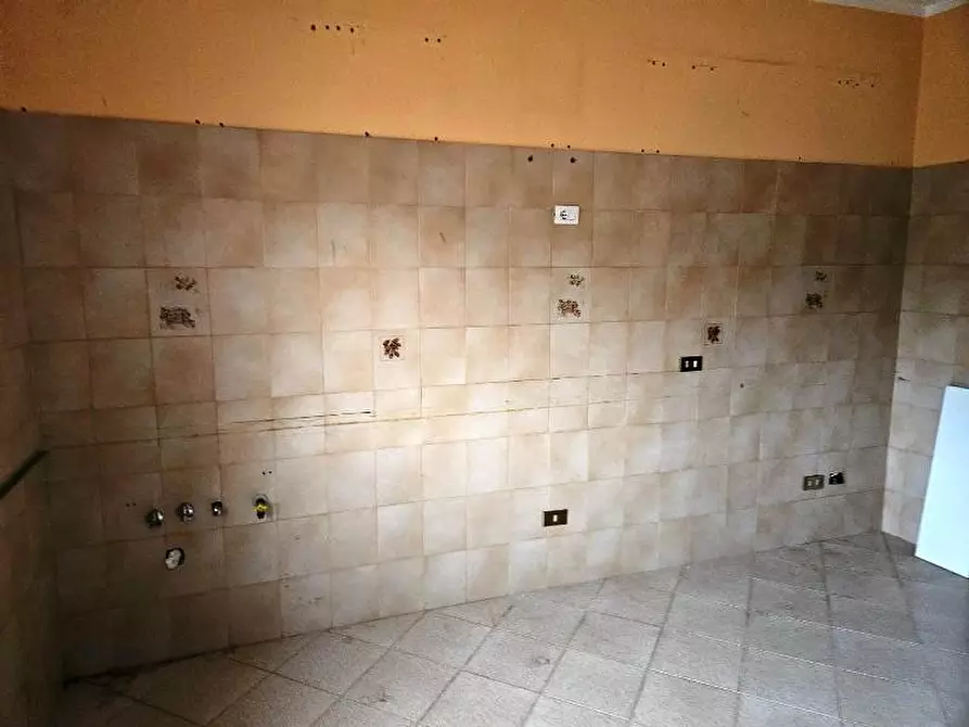 Immagine 27 di Laboratorio in vendita  in via guerci a Langhirano