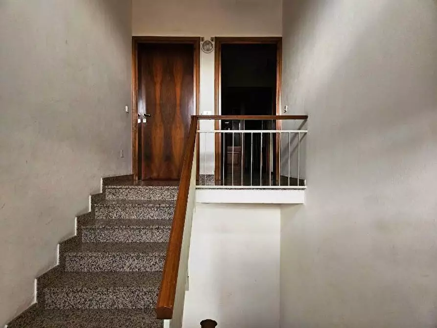 Immagine 32 di Laboratorio in vendita  in via guerci a Langhirano