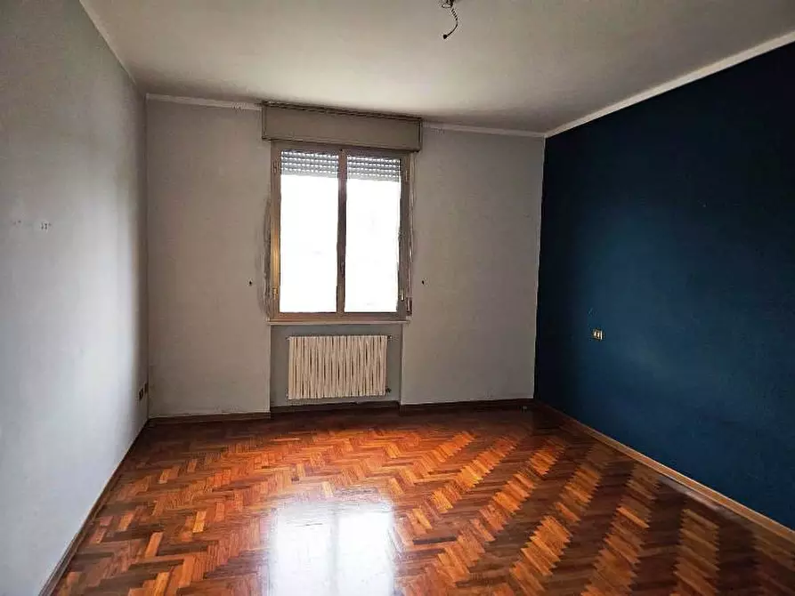 Immagine 38 di Laboratorio in vendita  in via guerci a Langhirano