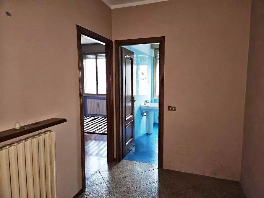 Immagine 39 di Laboratorio in vendita  in via guerci a Langhirano