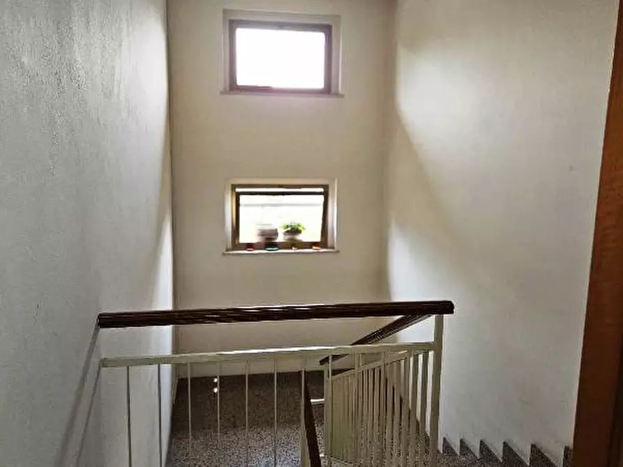 Immagine 42 di Laboratorio in vendita  in via guerci a Langhirano