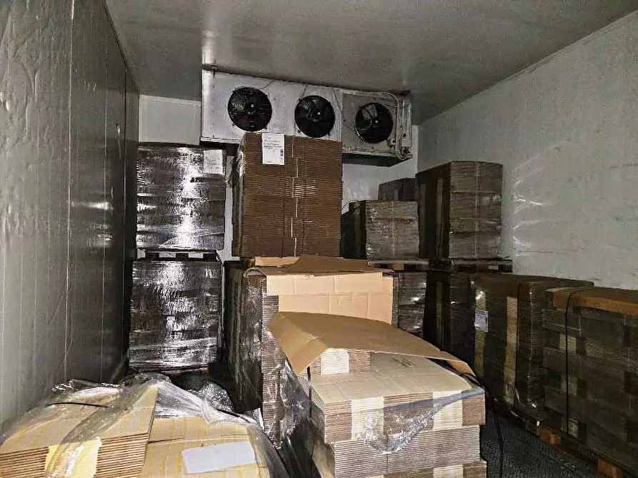 Immagine 45 di Laboratorio in vendita  in via guerci a Langhirano