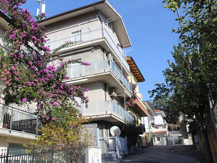 Immagine 1 di Appartamento in vendita  in via cervone 23 a Pescara