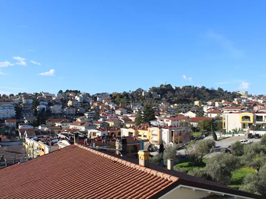 Immagine 19 di Appartamento in vendita  in via cervone 23 a Pescara