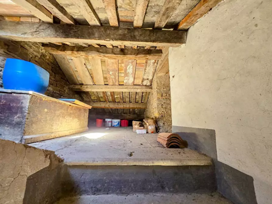 Immagine 34 di Rustico / casale in vendita  in Valenzano a Sestino