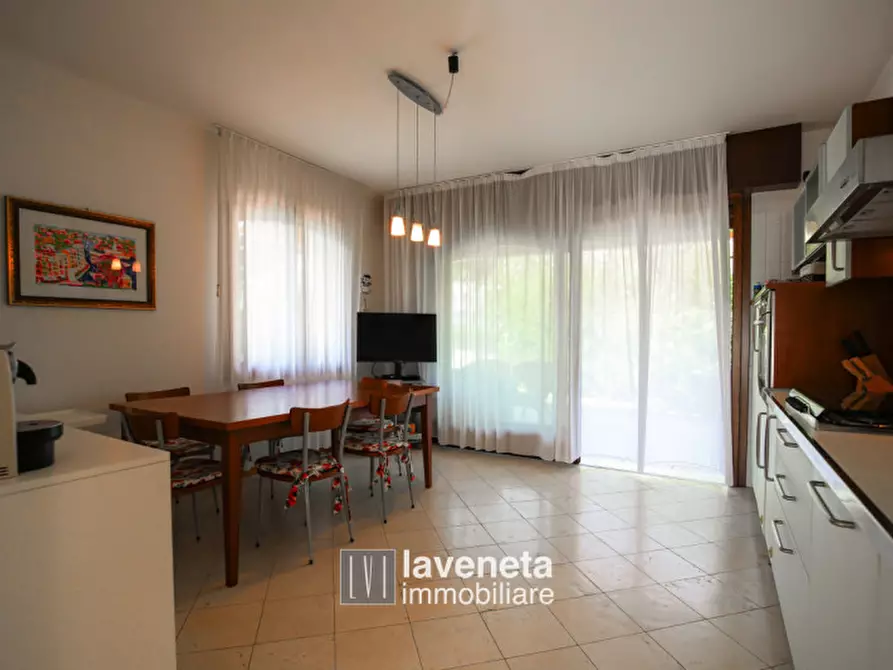 Immagine 3 di Casa trifamiliare in vendita  a Caorle