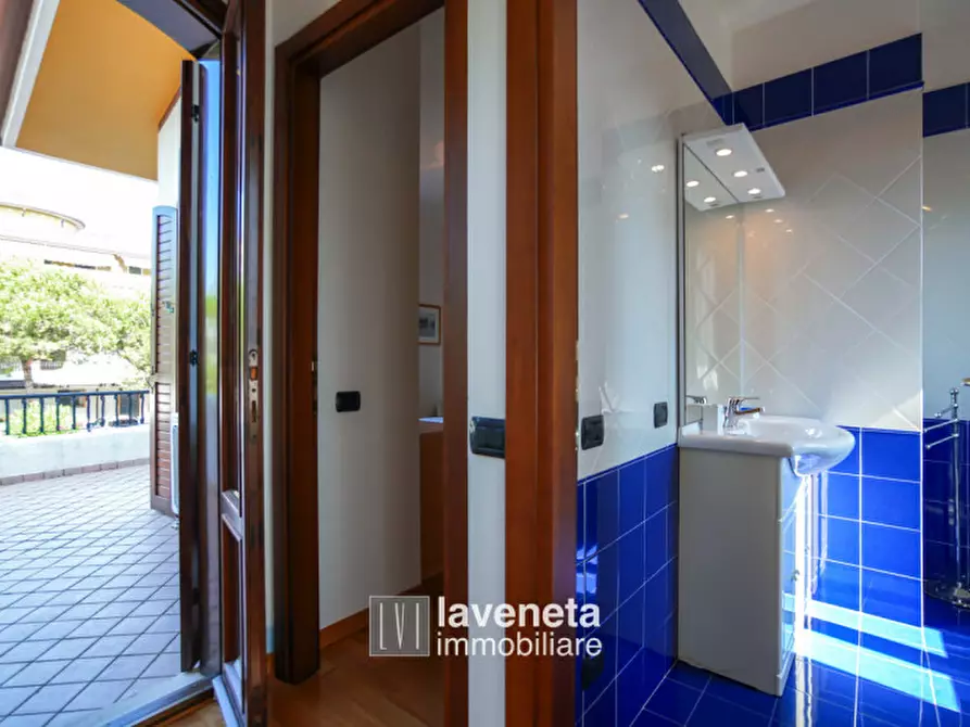 Immagine 13 di Casa trifamiliare in vendita  a Caorle