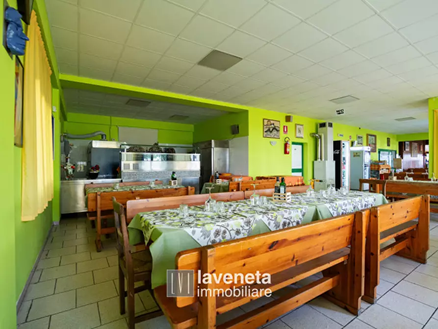 Immagine 8 di Attività commerciale in vendita  a Santo Stino Di Livenza