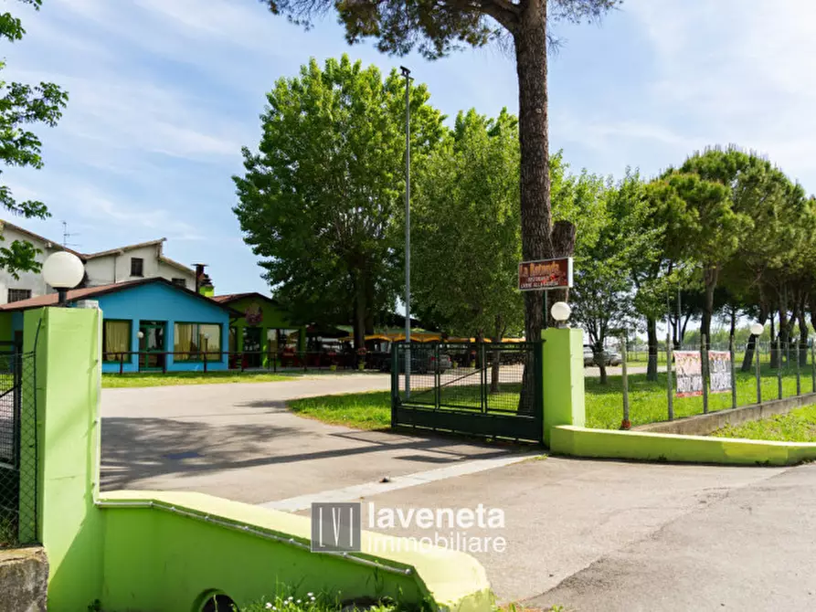 Immagine 12 di Attività commerciale in vendita  a Santo Stino Di Livenza