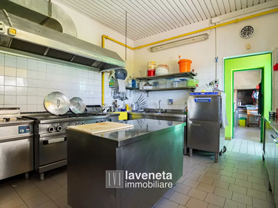 Immagine 14 di Attività commerciale in vendita  a Santo Stino Di Livenza