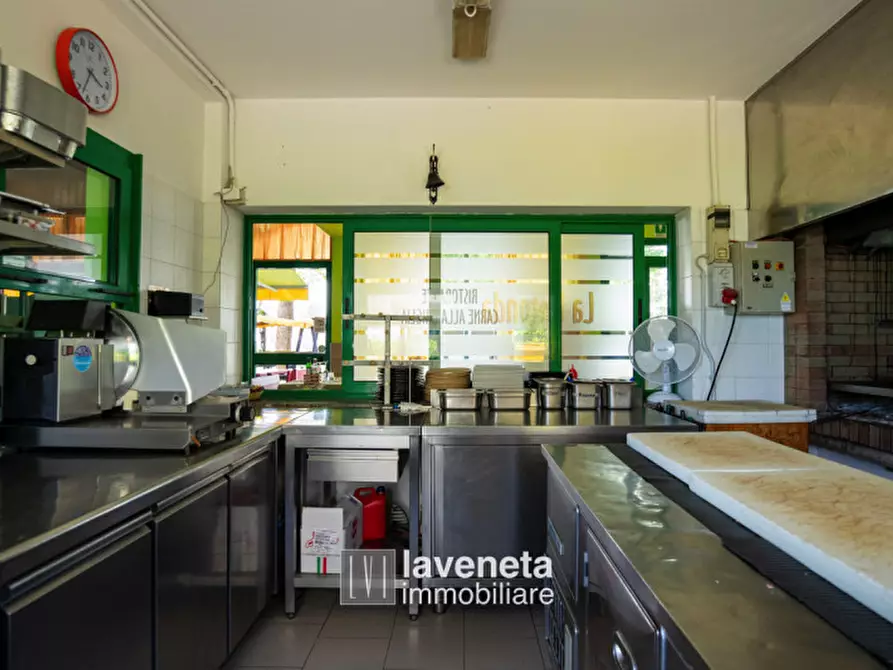 Immagine 15 di Attività commerciale in vendita  a Santo Stino Di Livenza