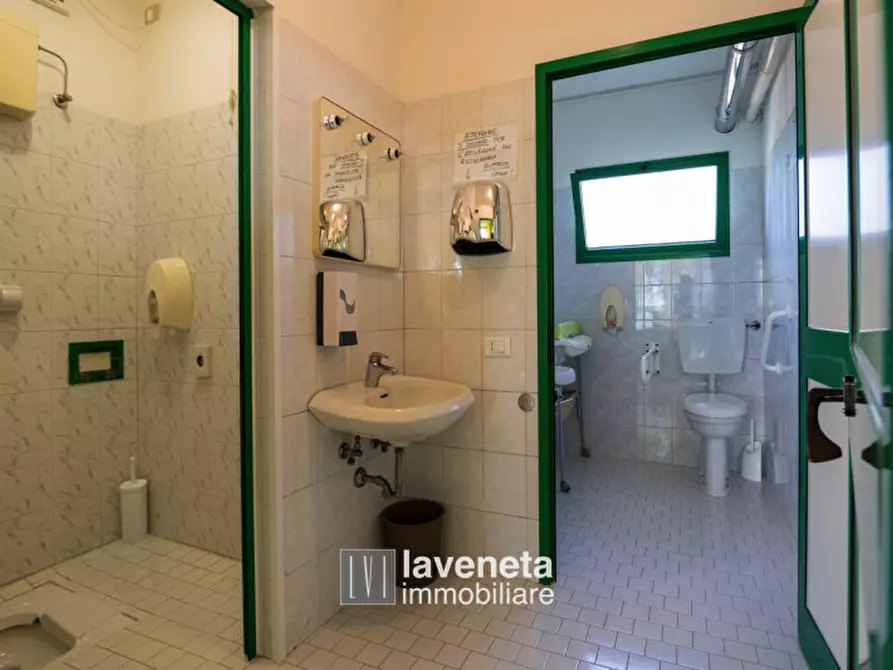 Immagine 16 di Attività commerciale in vendita  a Santo Stino Di Livenza