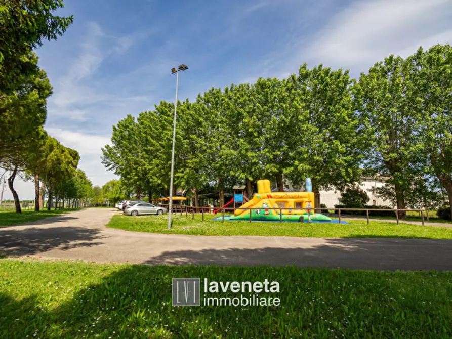 Immagine 23 di Attività commerciale in vendita  a Santo Stino Di Livenza