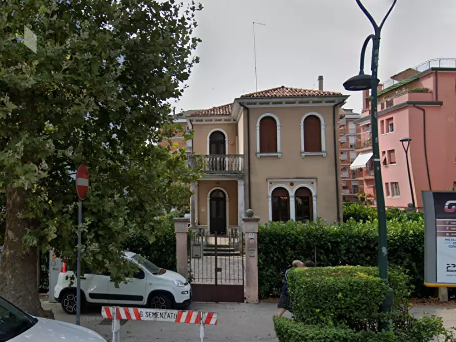 Immagine 1 di Villa in vendita  in VIA TORRE BELFREDO 83 a Venezia