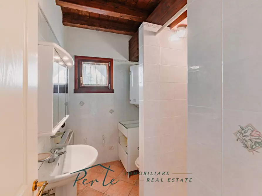 Immagine 28 di Appartamento in vendita  in località sermana 1 a Peschiera Del Garda