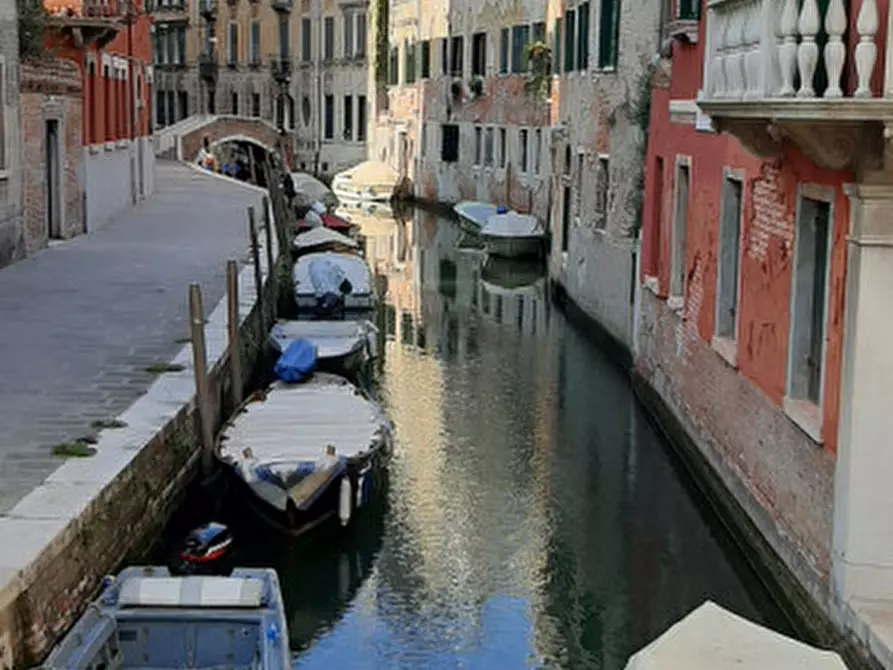 Immagine 1 di Appartamento in vendita  in frari a Venezia