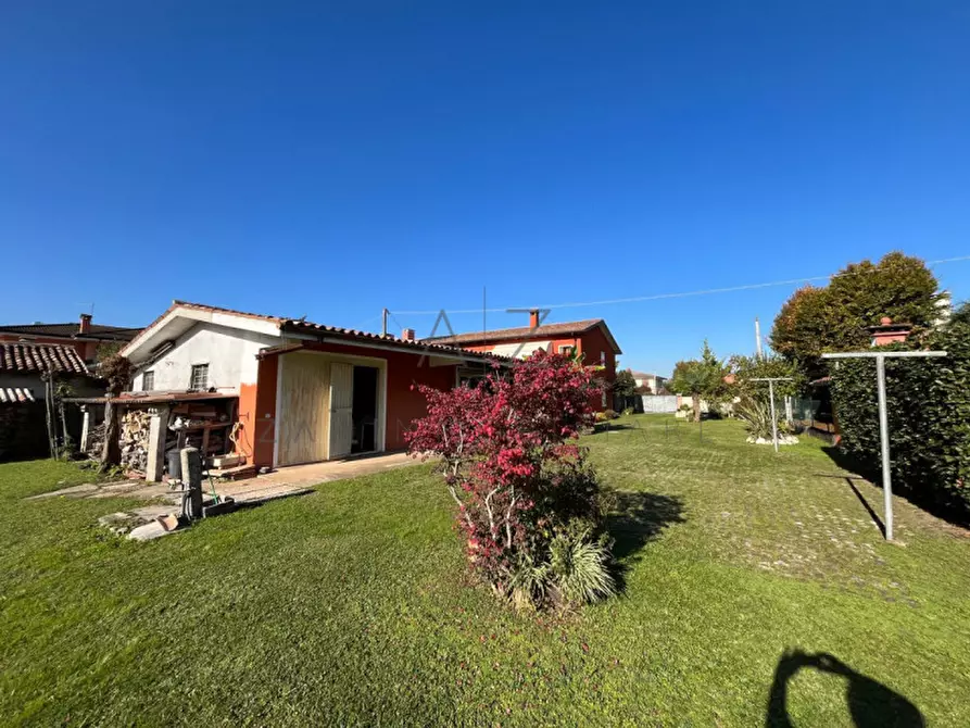 Immagine 7 di Casa bifamiliare in vendita  in Via Castellana a Castelfranco Veneto