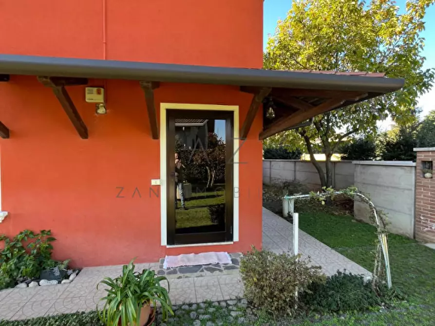 Immagine 27 di Casa bifamiliare in vendita  in Via Castellana a Castelfranco Veneto
