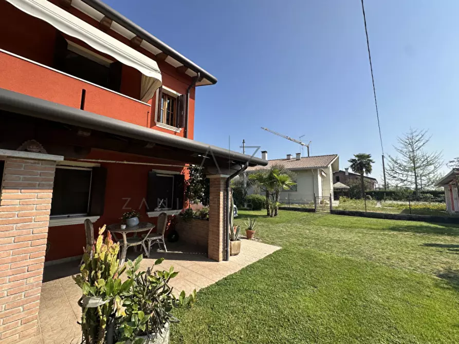 Immagine 55 di Casa bifamiliare in vendita  in Via Castellana a Castelfranco Veneto