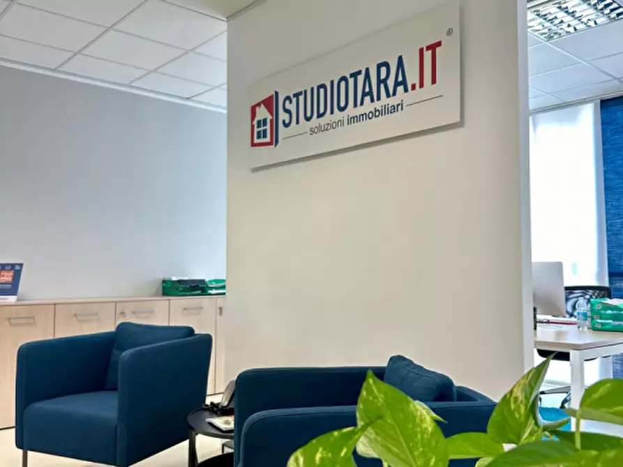 Immagine 2 di Ufficio in affitto  in Via Resistenza 121 a Buccinasco