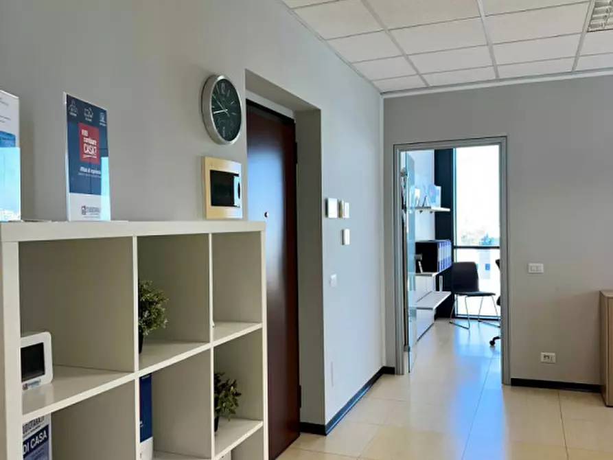Immagine 5 di Ufficio in affitto  in Via Resistenza 121 a Buccinasco