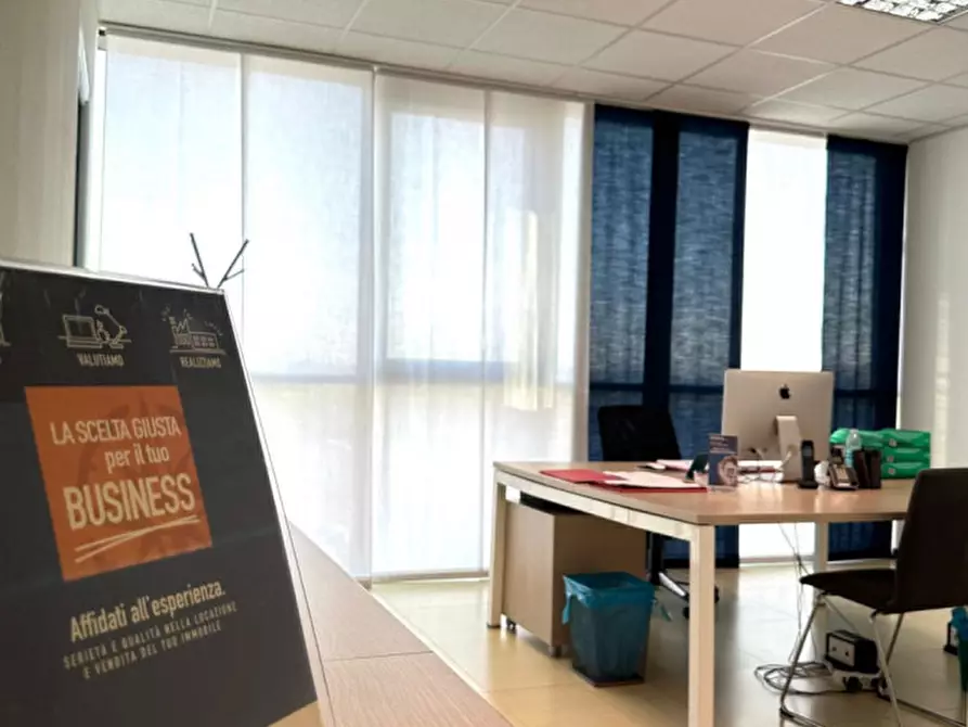 Immagine 8 di Ufficio in affitto  in Via Resistenza 121 a Buccinasco