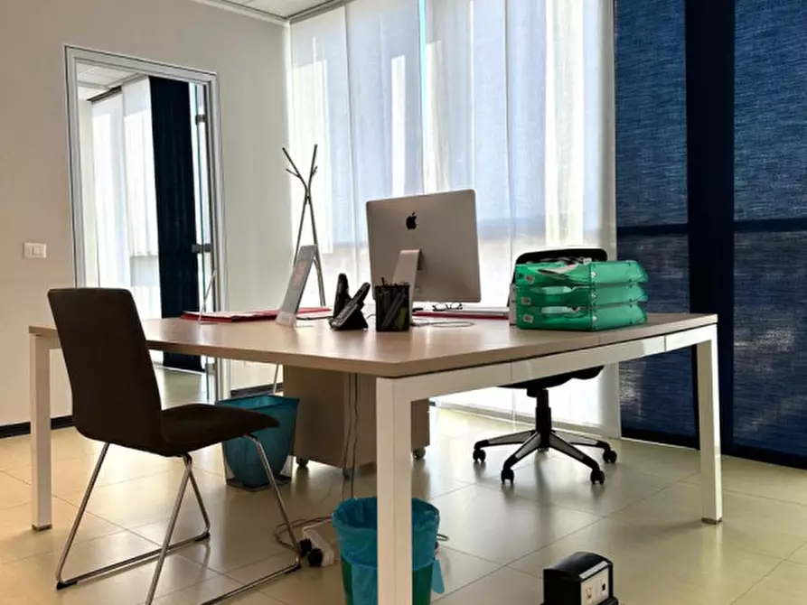 Immagine 9 di Ufficio in affitto  in Via Resistenza 121 a Buccinasco