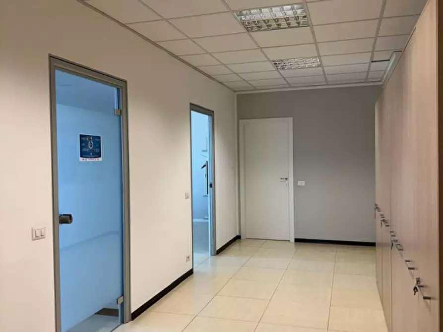 Immagine 13 di Ufficio in affitto  in Via Resistenza 121 a Buccinasco