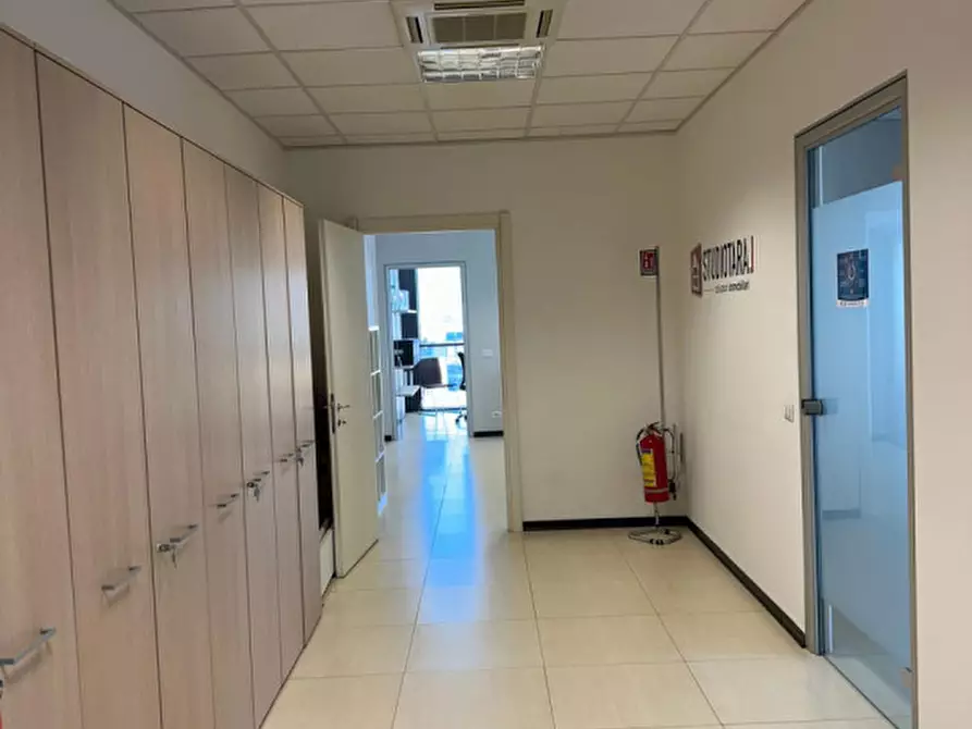 Immagine 14 di Ufficio in affitto  in Via Resistenza 121 a Buccinasco