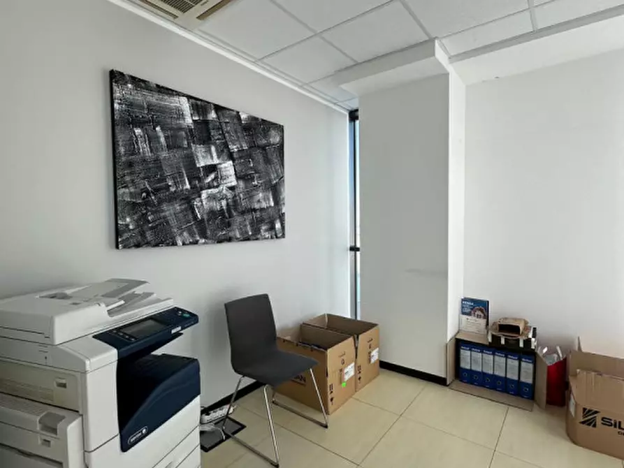 Immagine 22 di Ufficio in affitto  in Via Resistenza 121 a Buccinasco