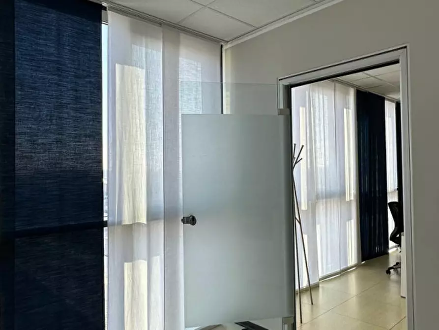 Immagine 23 di Ufficio in affitto  in Via Resistenza 121 a Buccinasco