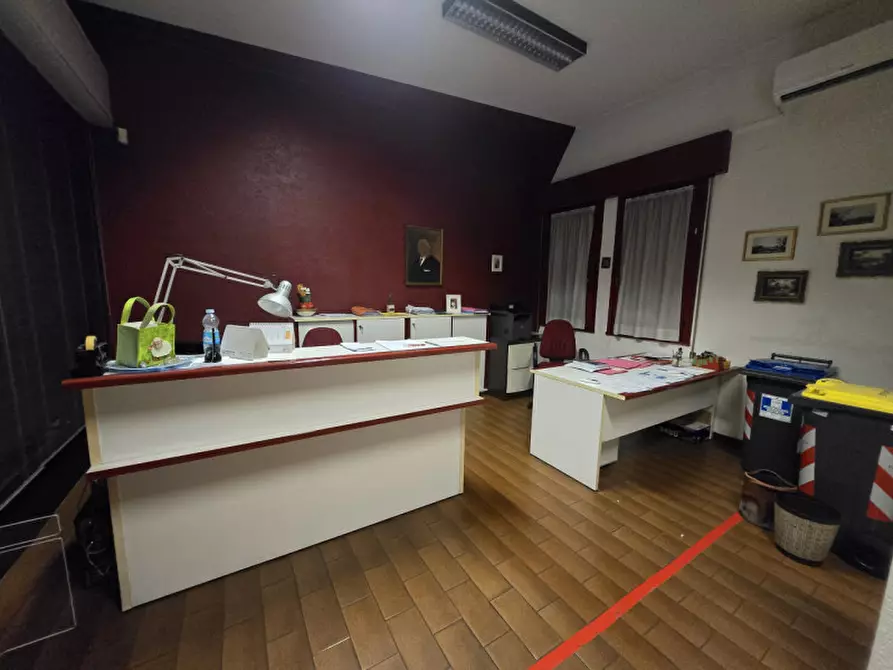 Immagine 2 di Negozio in vendita  in via venezia, 29 a Stra