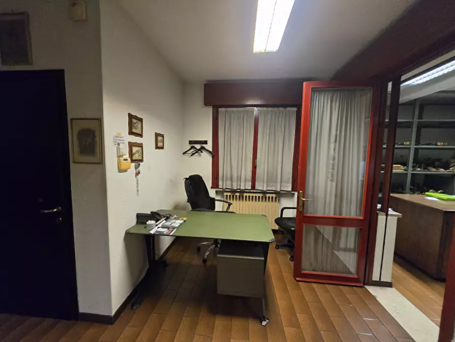 Immagine 5 di Negozio in vendita  in via venezia, 29 a Stra